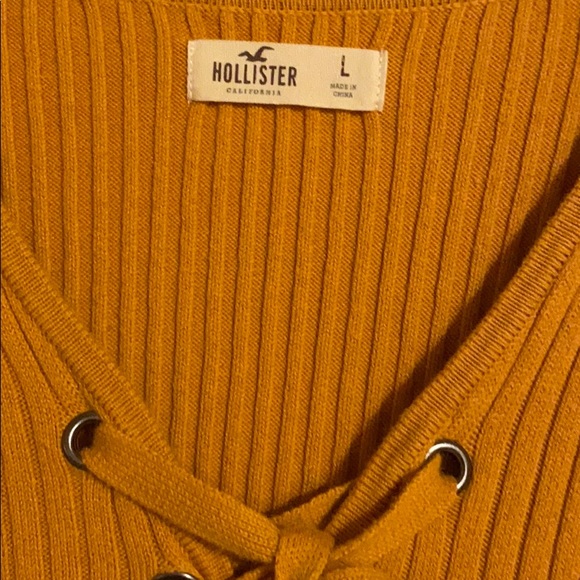 Hollister - Picture 2 of 2